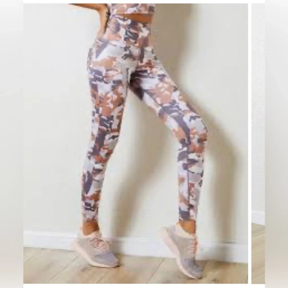 Aerie Chill Play Move Watercolor Leggings Small - Picture 1 of 4